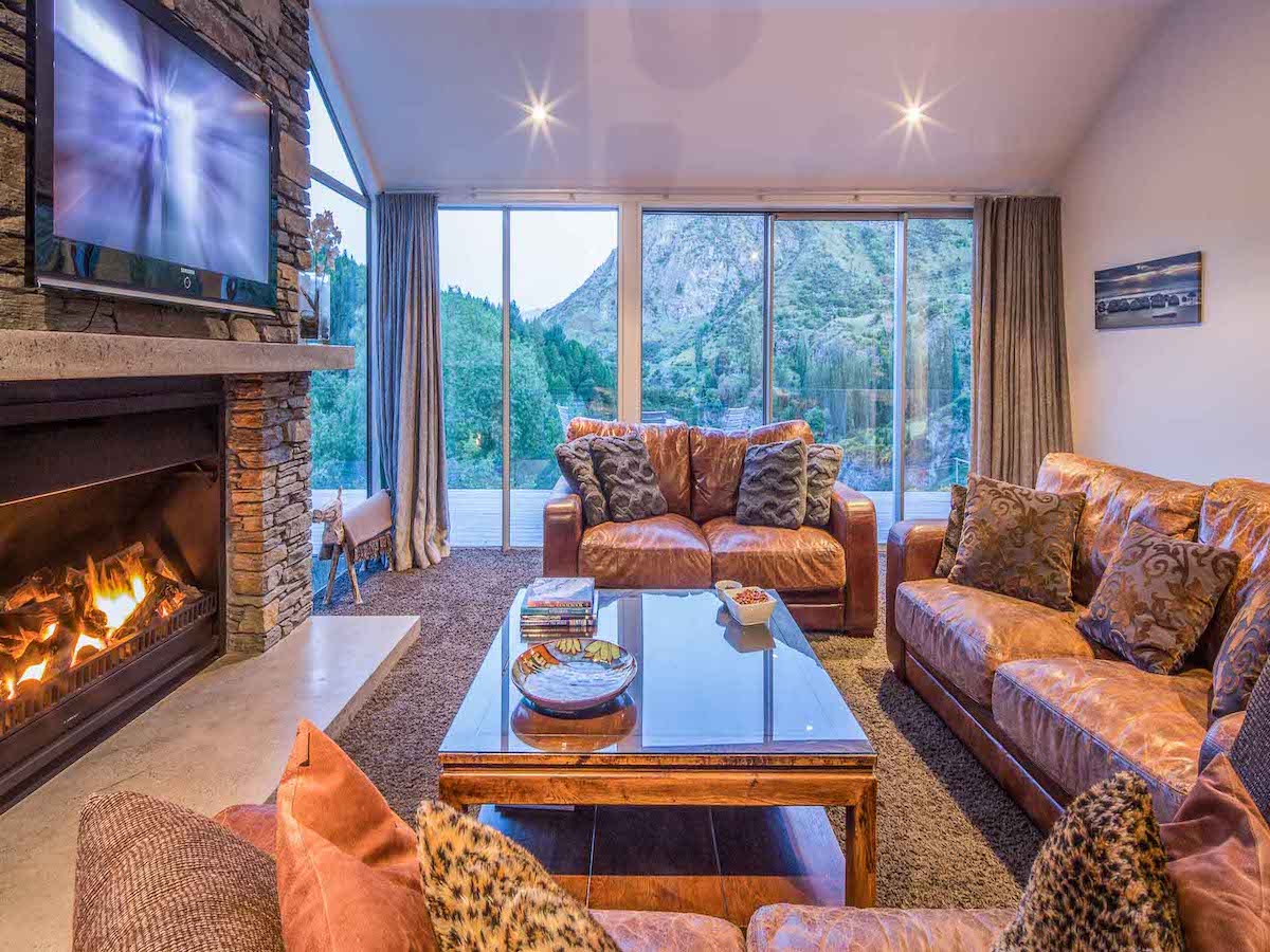Riverview Retreat Queenstown – 4 Bedrooms