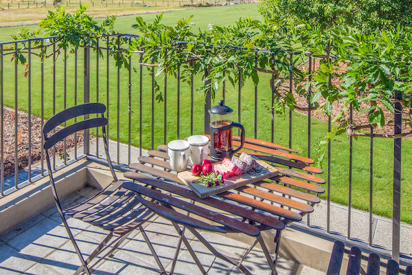 Take the ‘Labour’ out of Labour weekend with an easy-peasy long weekend mini-break!