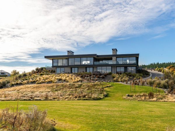 large holiday home wanaka