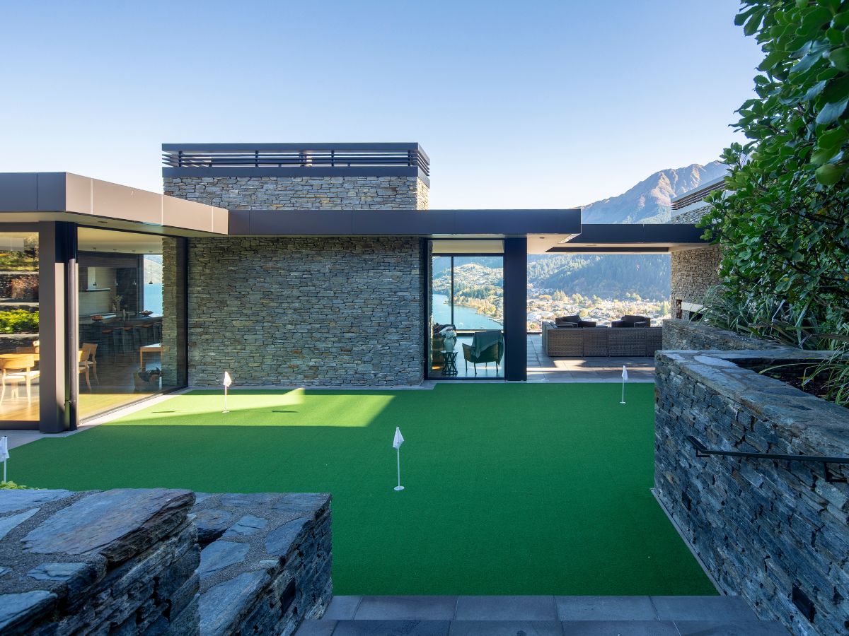 The Belfast Queenstown